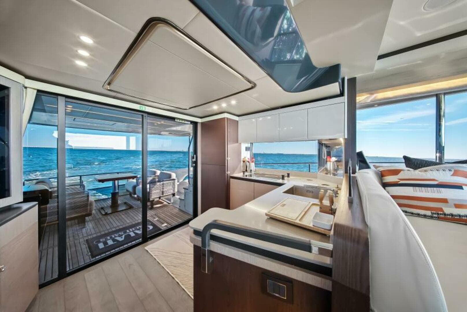 2025 Absolute 53 Navetta — photo 31