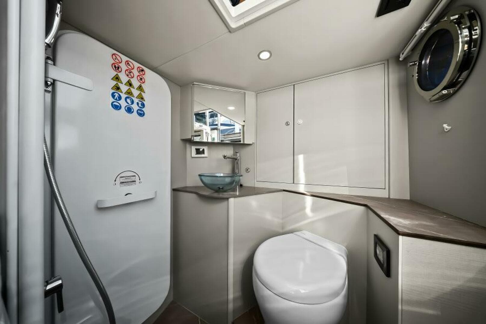 2025 Absolute 53 Navetta — photo 27