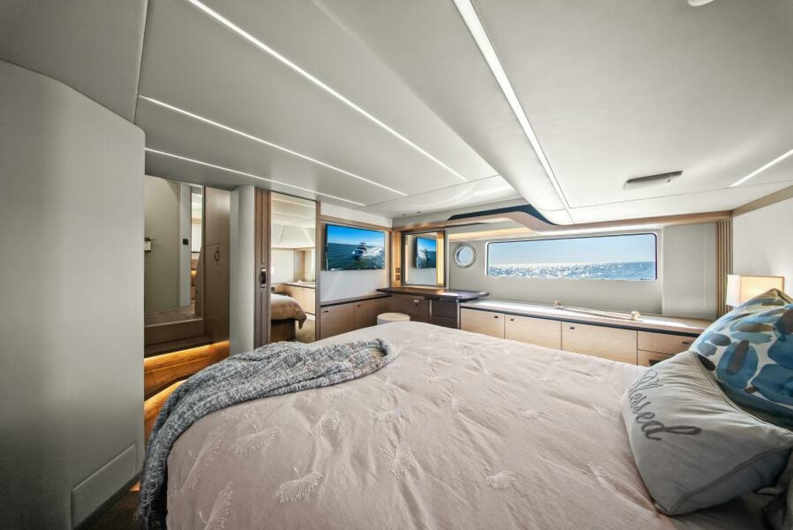 2025 Absolute 53 Navetta — photo 15