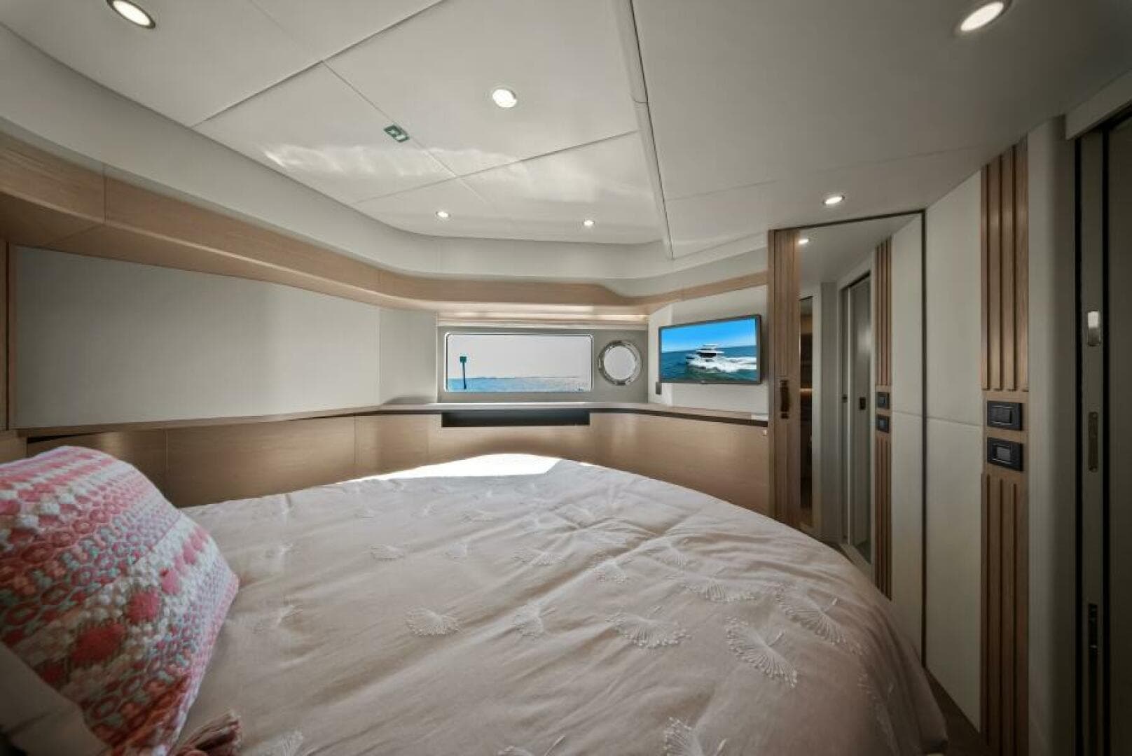 2025 Absolute 53 Navetta — photo 21