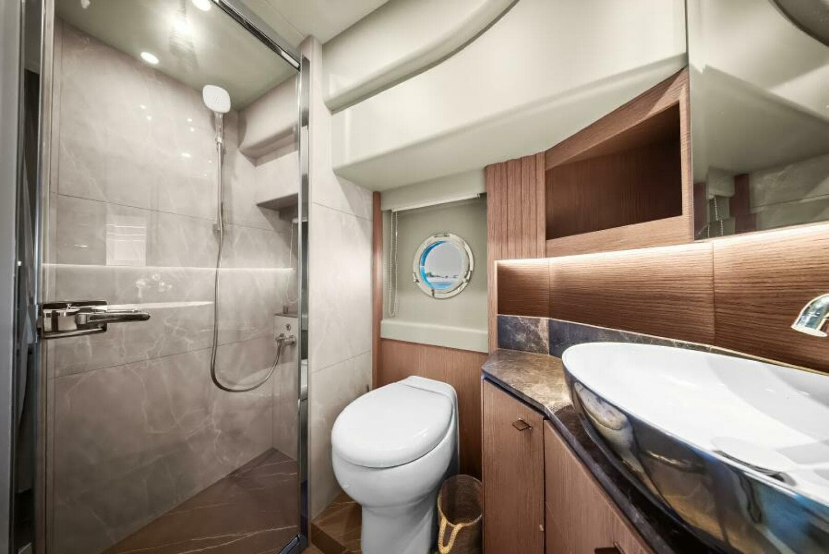 2025 Absolute 53 Navetta — photo 17