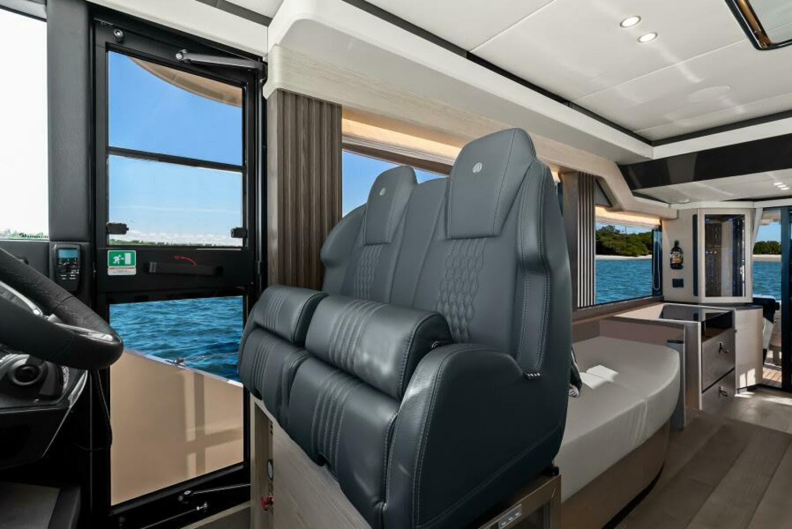 2025 Absolute 53 Navetta — photo 9