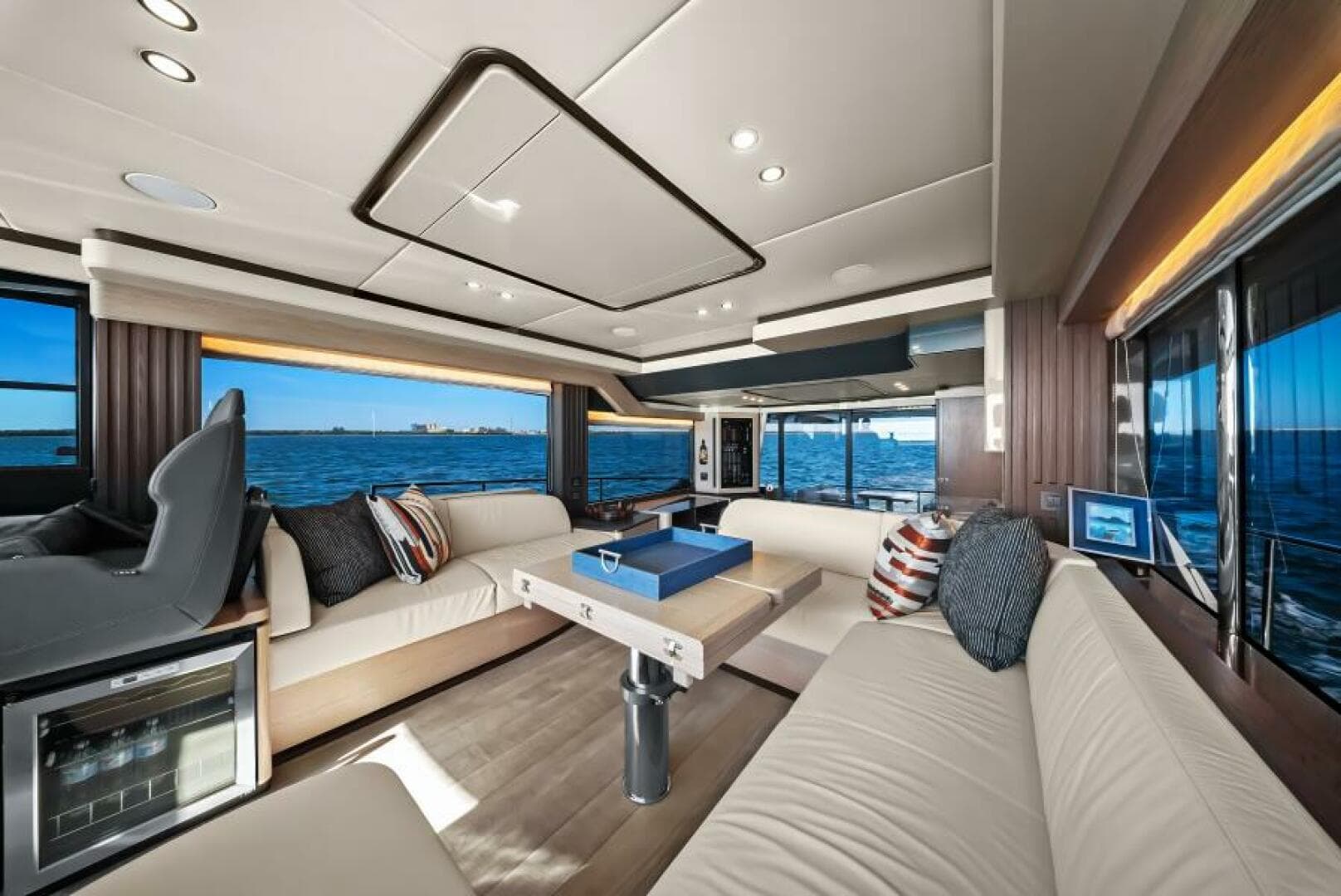 2025 Absolute 53 Navetta — photo 13