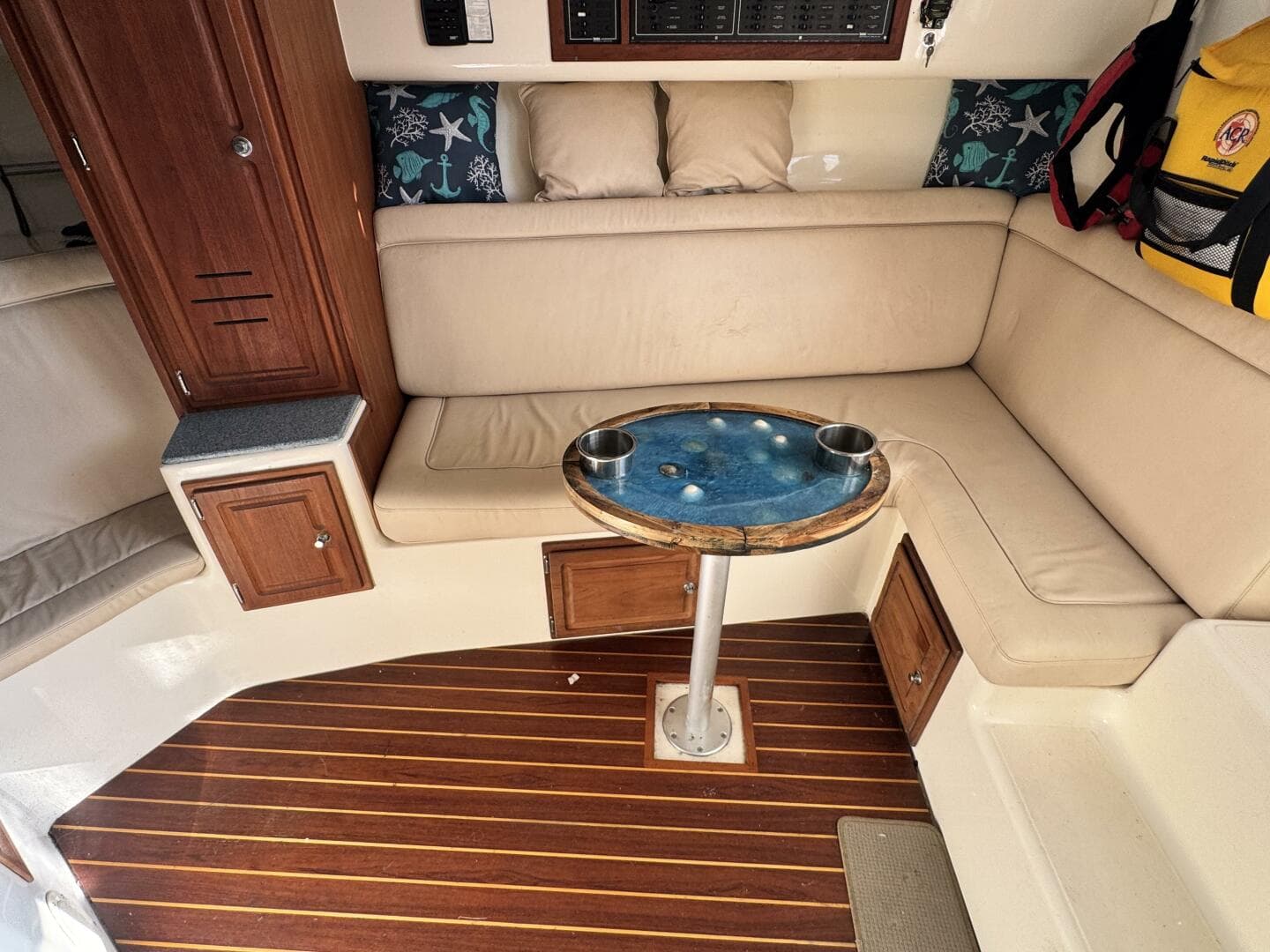 2002 Carolina Classic 35 Express — photo 18