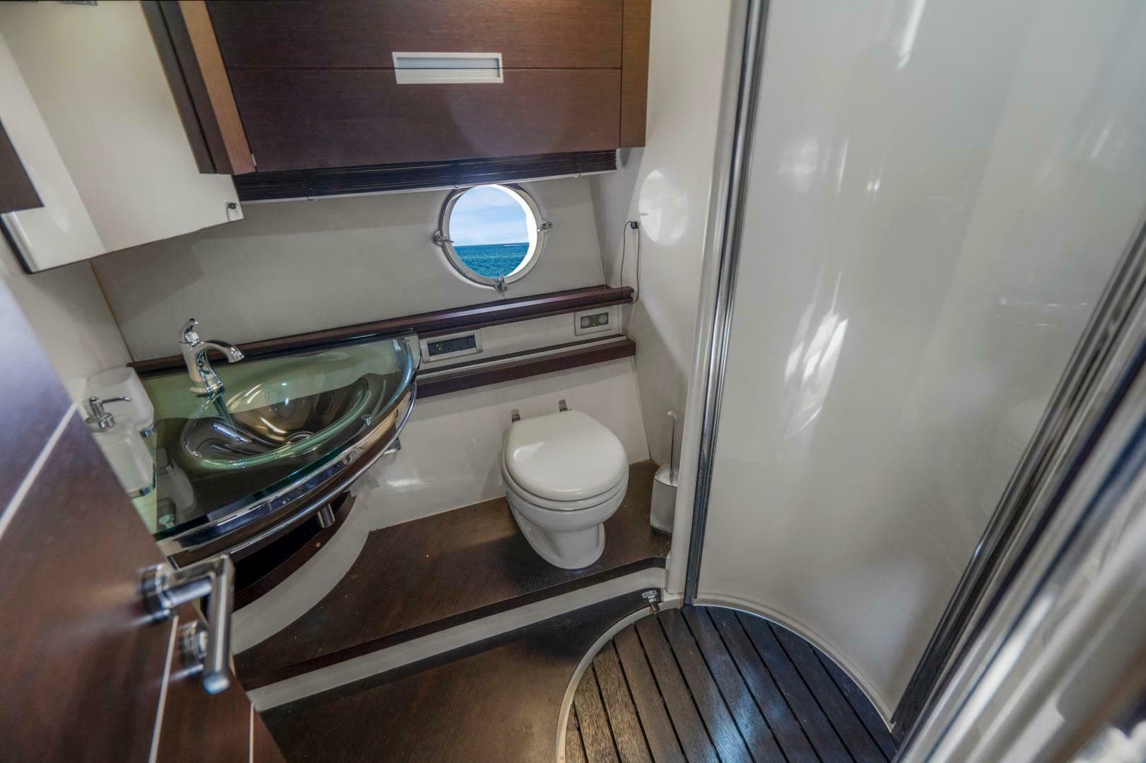 2007 Azimut 68S — photo 52