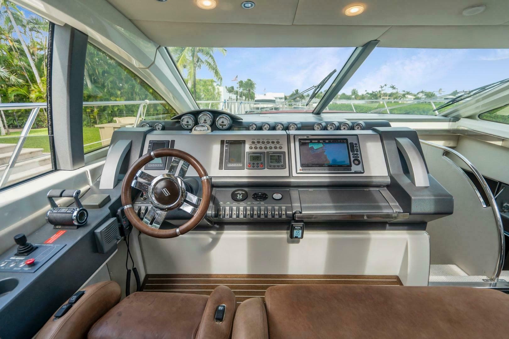 2007 Azimut 68S — photo 25