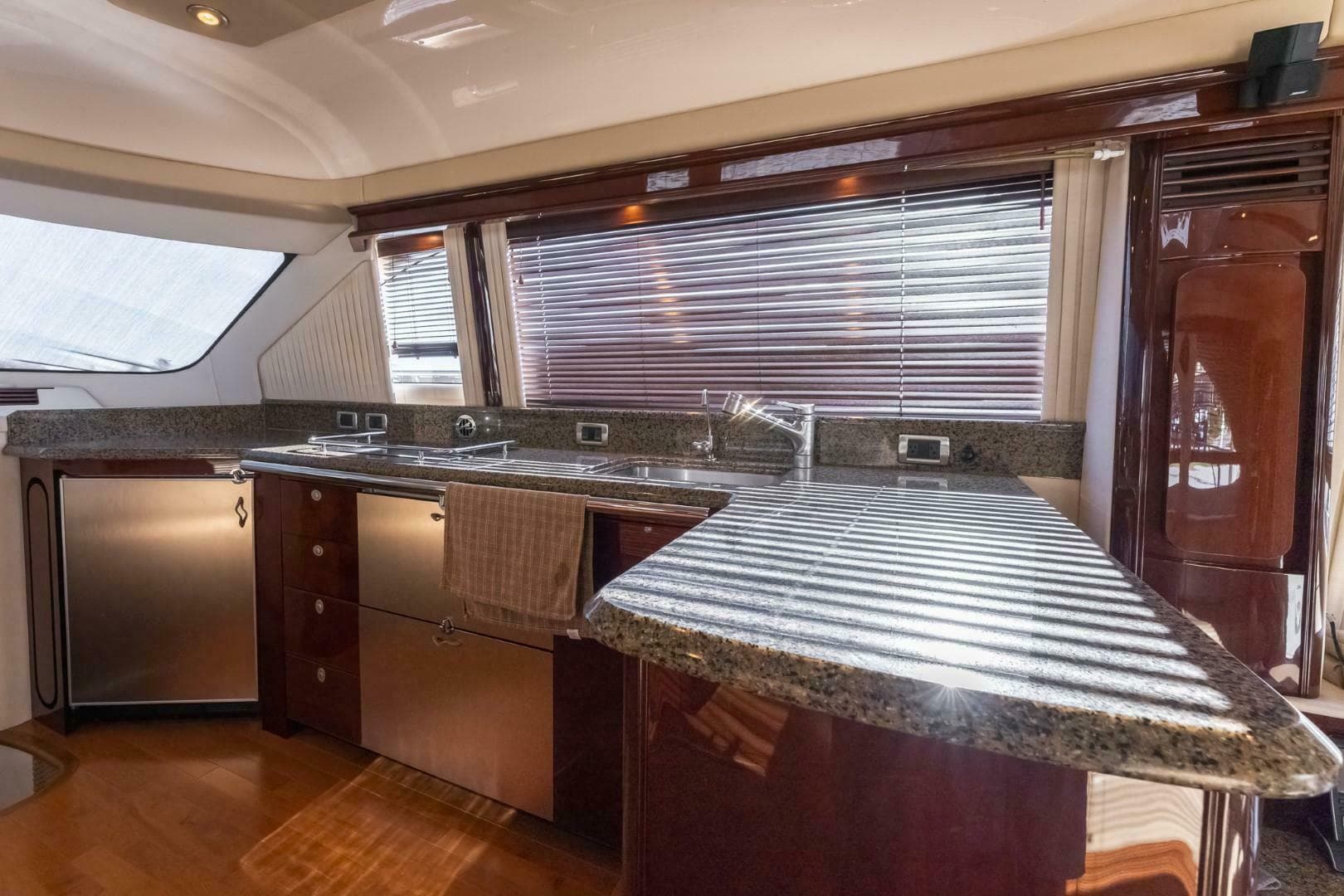 2008 Sea Ray 58 Sedan Bridge — photo 26