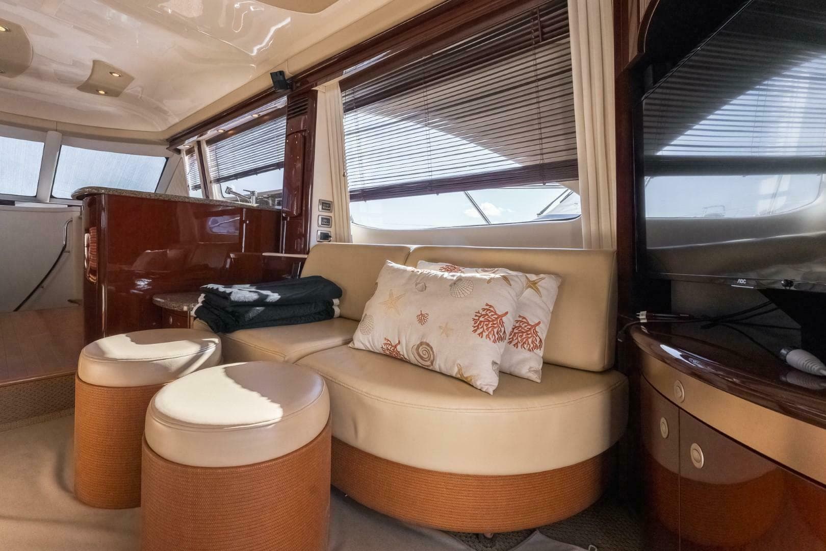 2008 Sea Ray 58 Sedan Bridge — photo 22