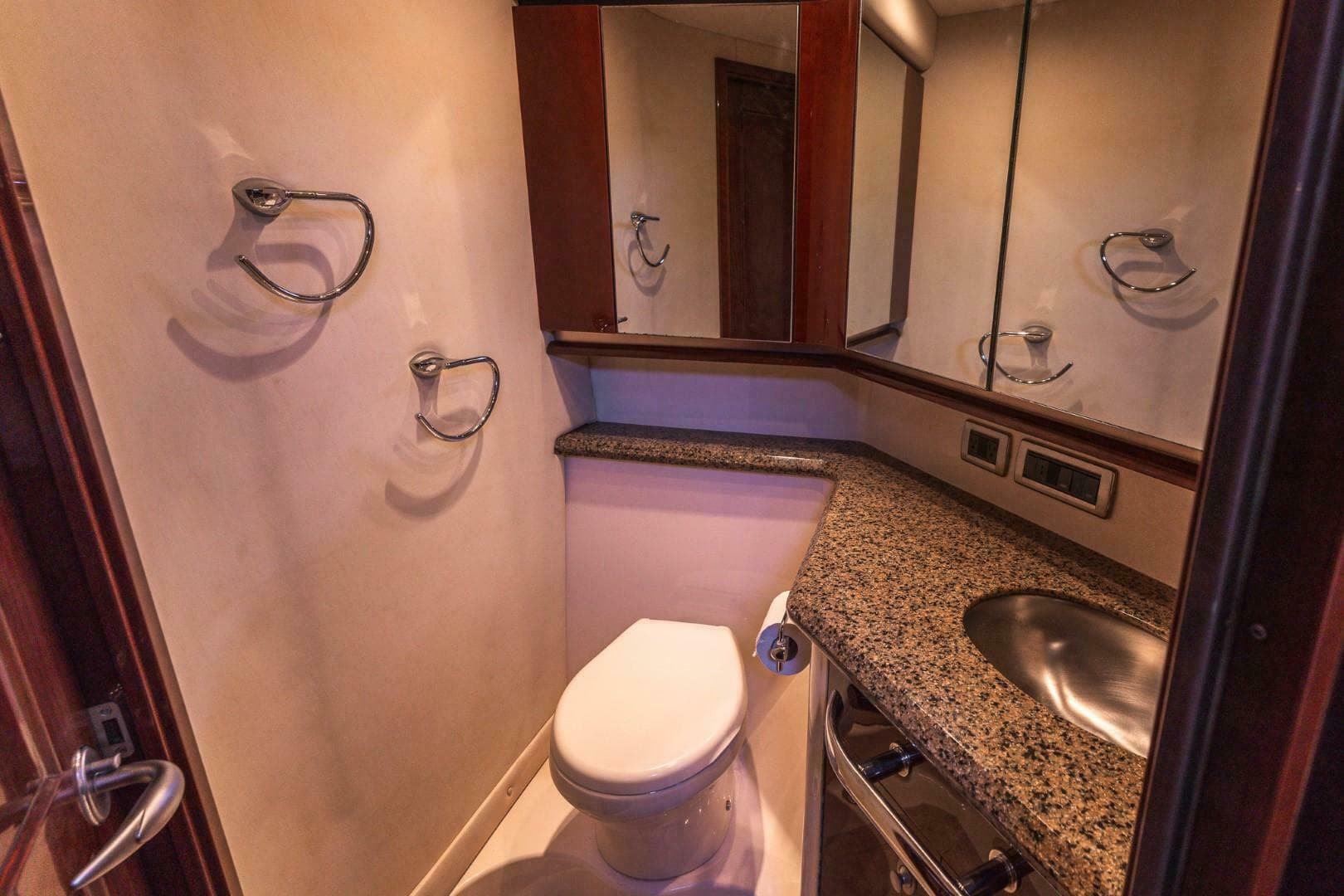 2008 Sea Ray 58 Sedan Bridge — photo 36