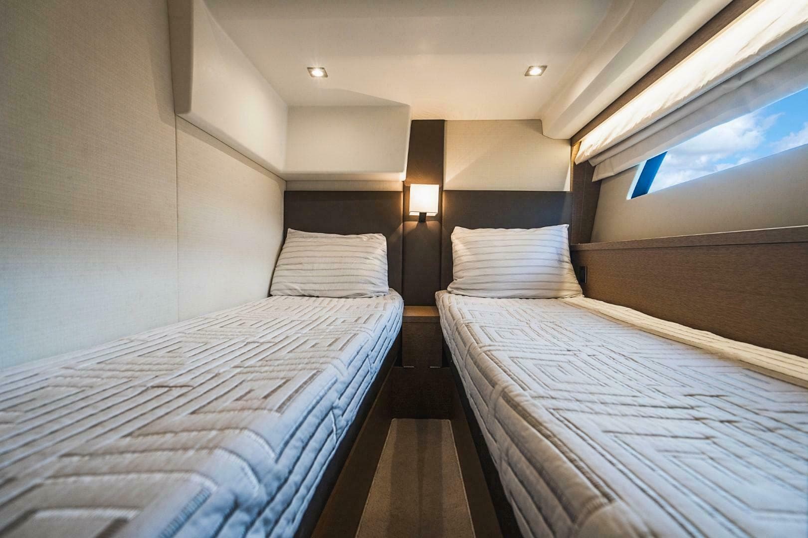 2018 Prestige 500S — photo 56