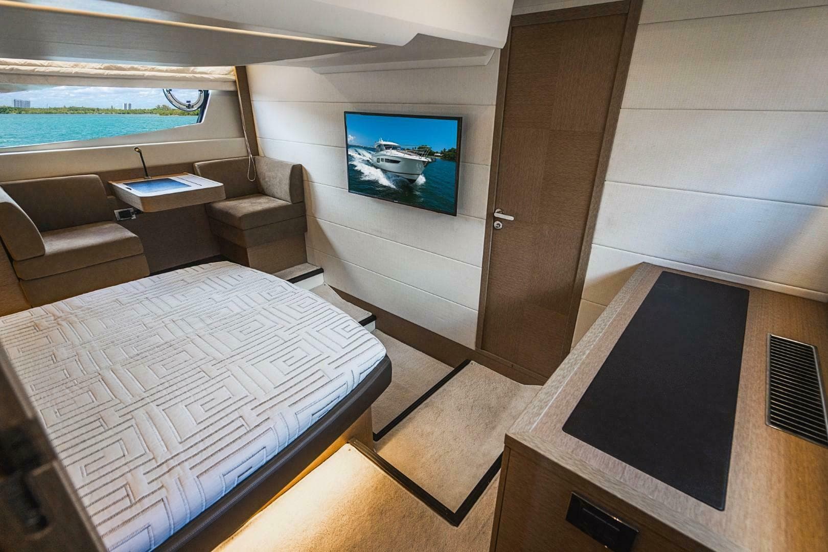 2018 Prestige 500S — photo 47