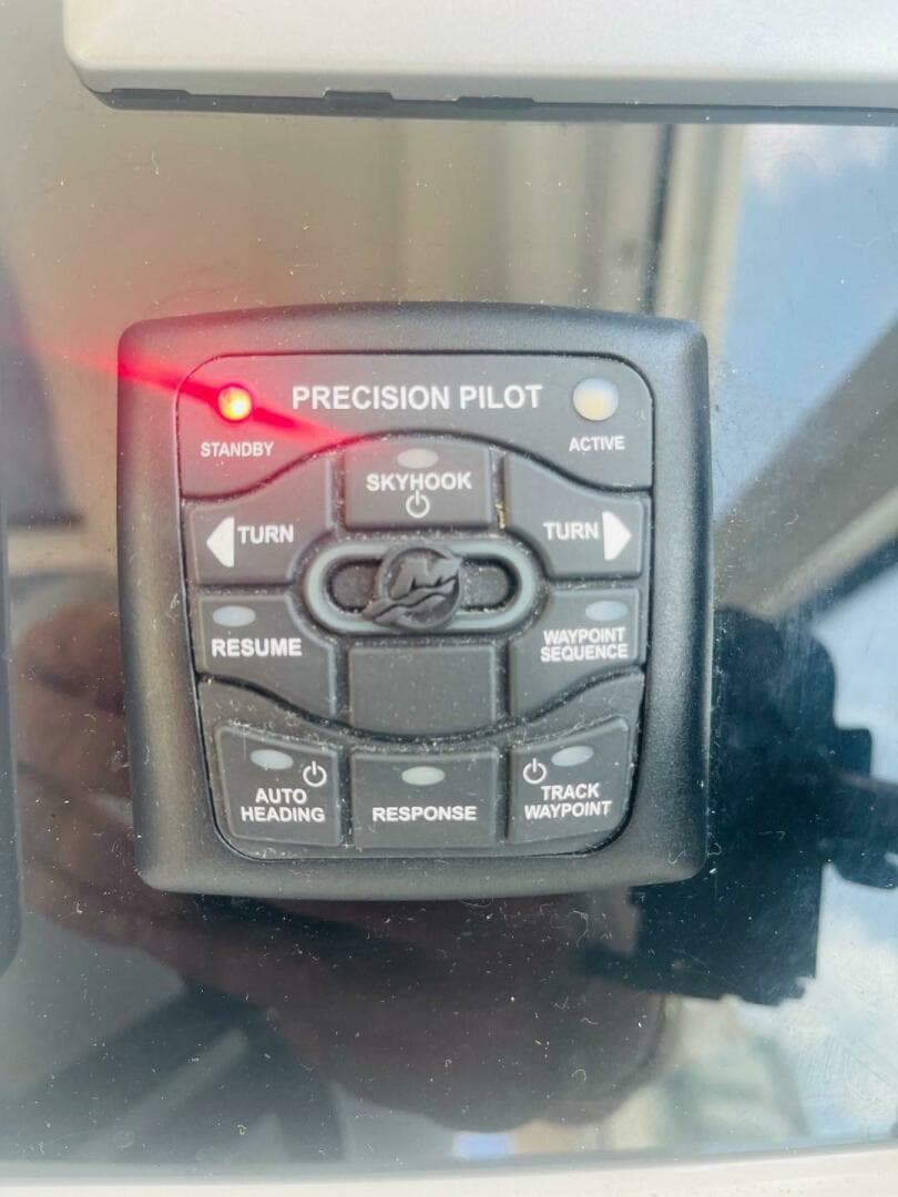 2010 Sea Ray 450 Sundancer — photo 21