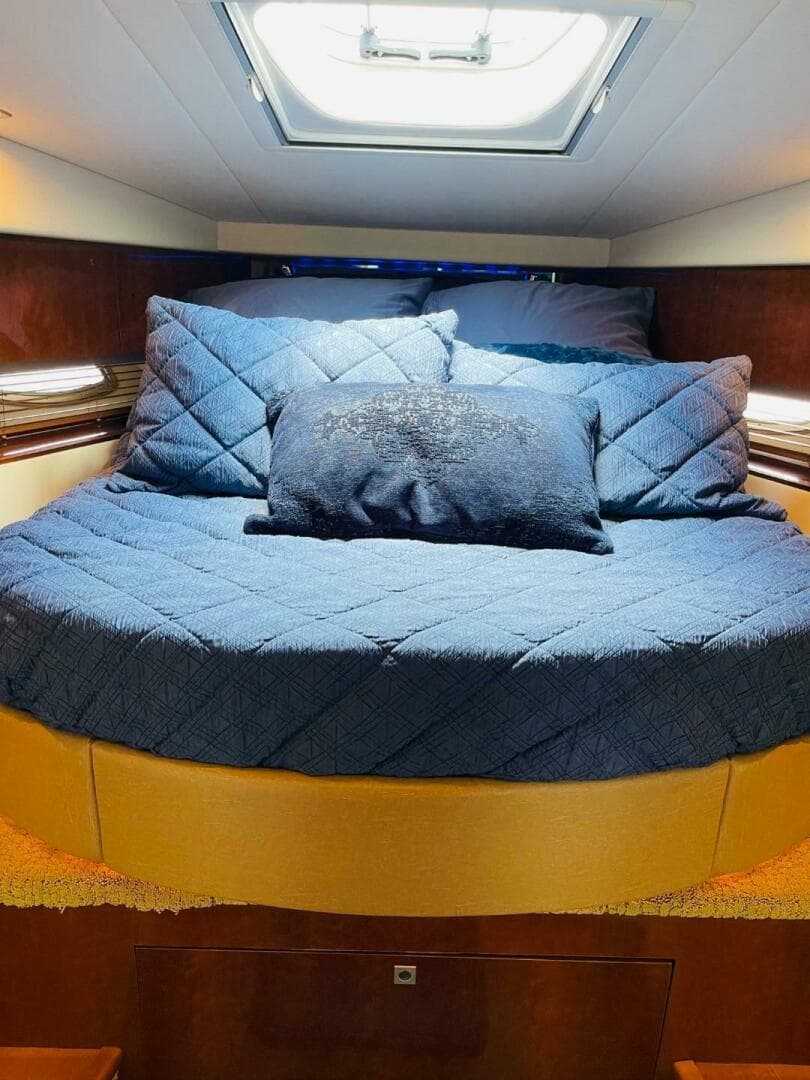 2010 Sea Ray 450 Sundancer — photo 26