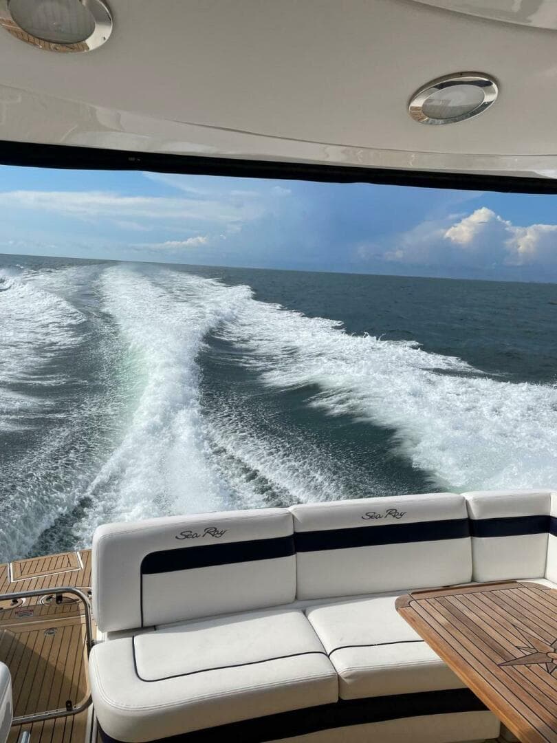 2010 Sea Ray 450 Sundancer — photo 10