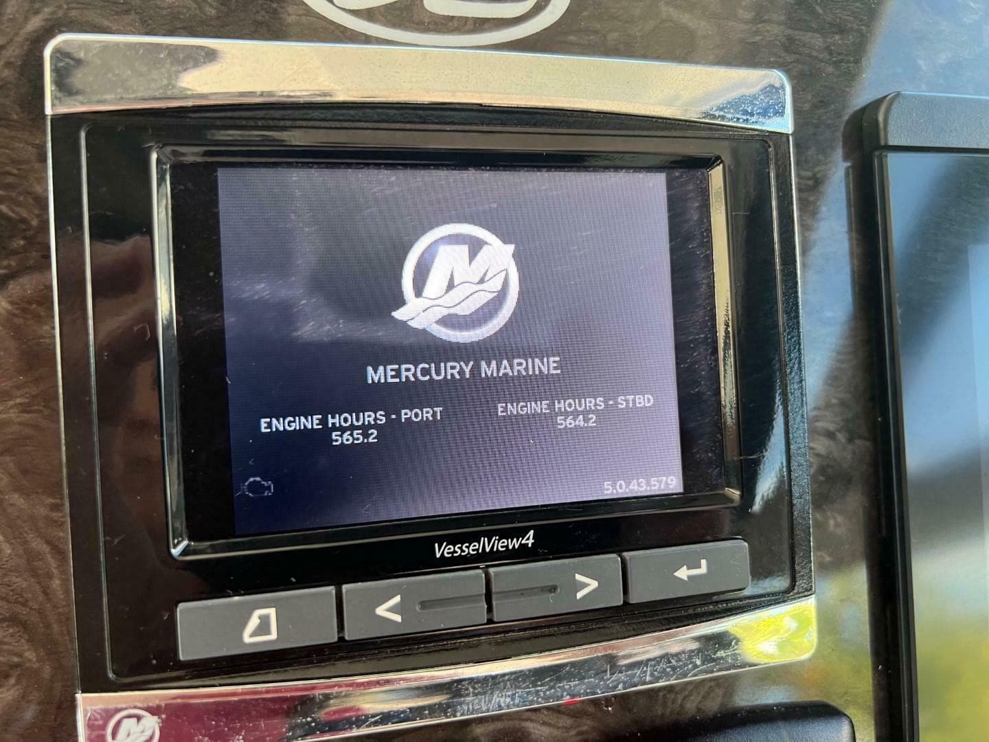 2014 Sea Ray 410 Sundancer — photo 21