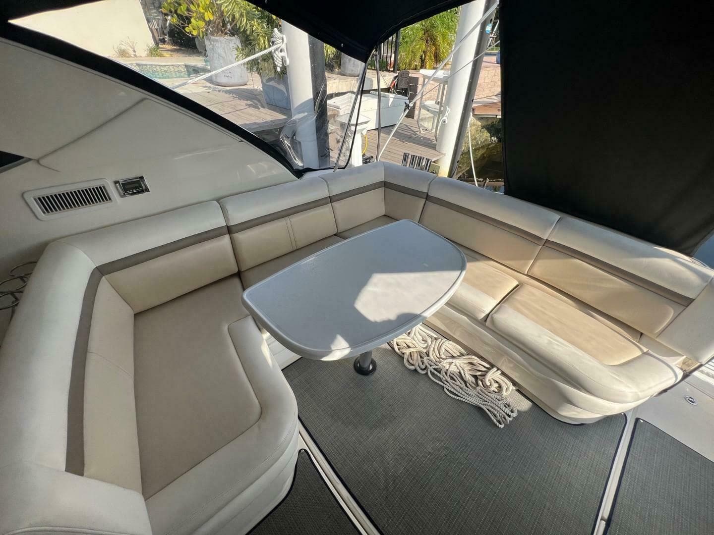 2014 Sea Ray 410 Sundancer — photo 10