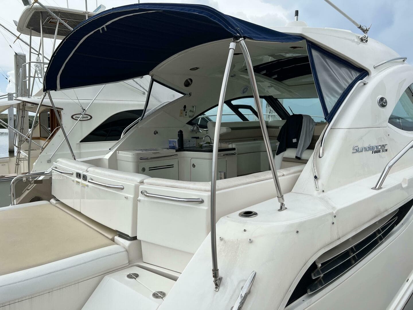 2014 Sea Ray 410 Sundancer — photo 7