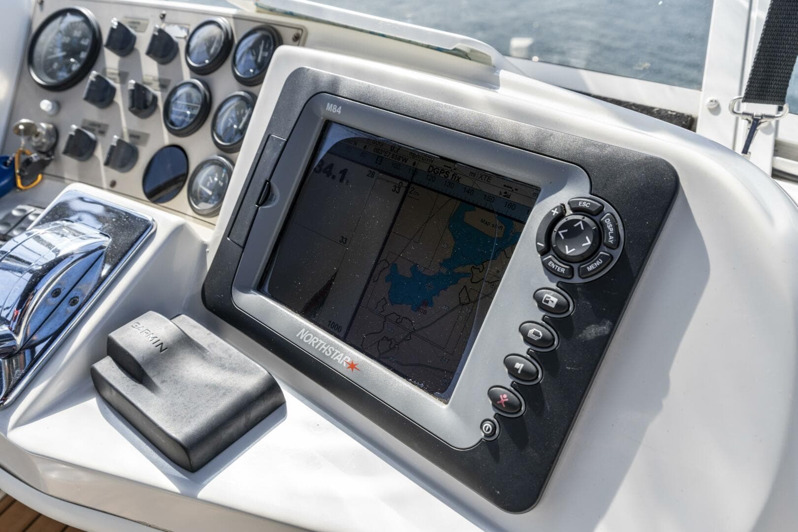 2000 Carver 326 Aft Cabin — photo 35