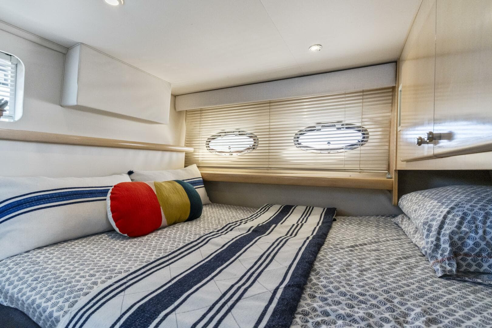 2000 Carver 326 Aft Cabin — photo 18