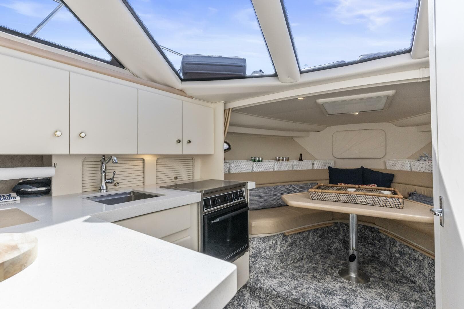 2000 Carver 326 Aft Cabin — photo 11