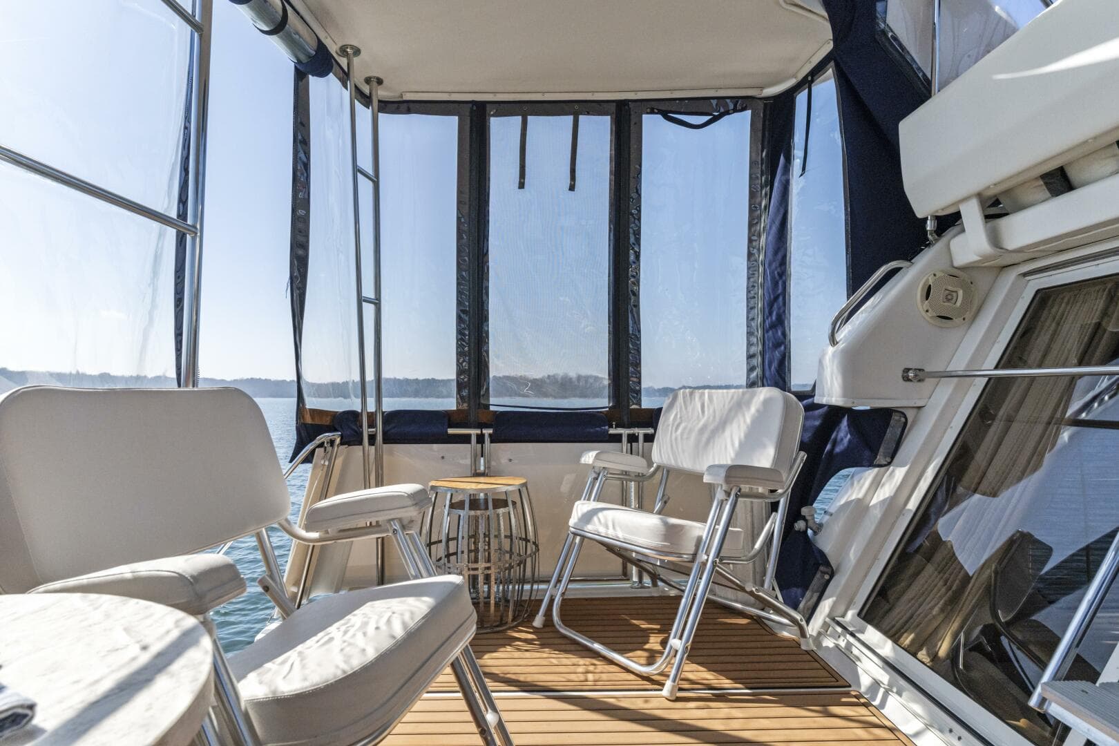 2000 Carver 326 Aft Cabin — photo 23