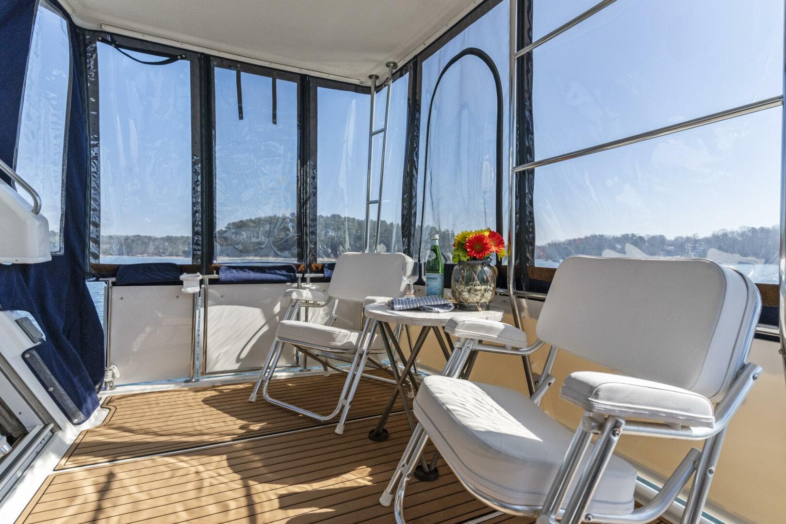 2000 Carver 326 Aft Cabin — photo 24