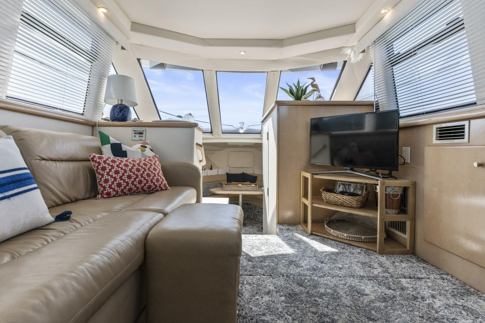 2000 Carver 326 Aft Cabin — photo 15