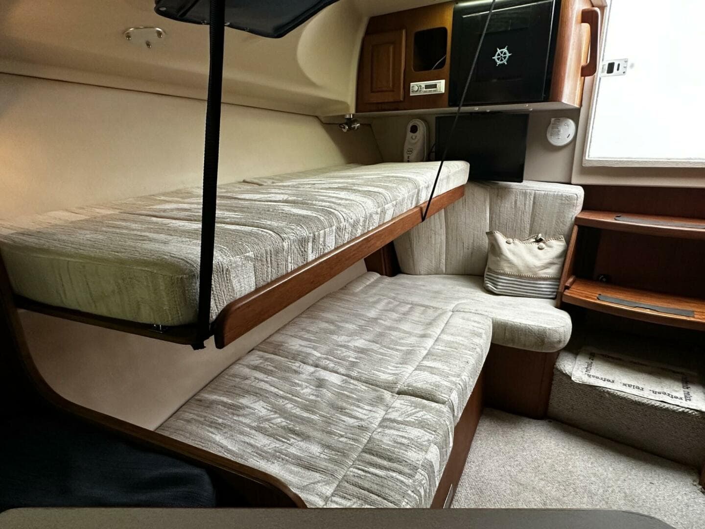 1997 Luhrs 32 Open — photo 28