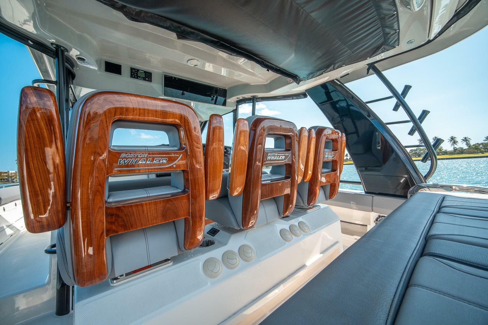 2023 Boston Whaler 420 Outrage — photo 12