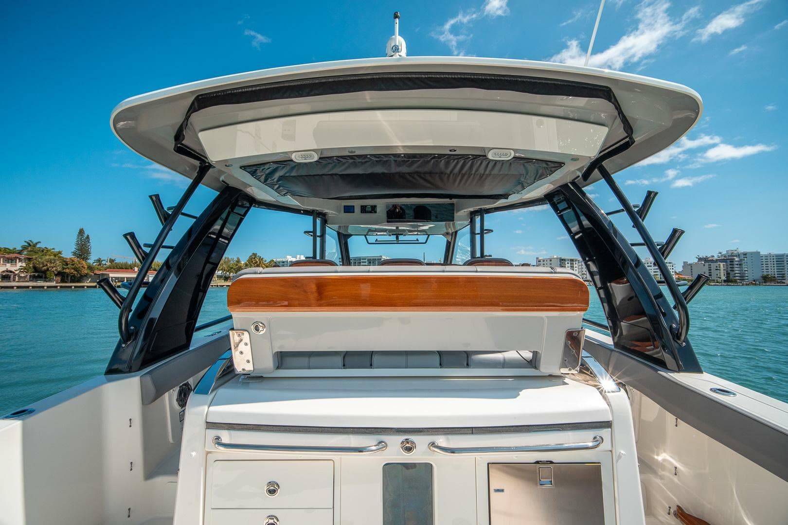 2023 Boston Whaler 420 Outrage — photo 10