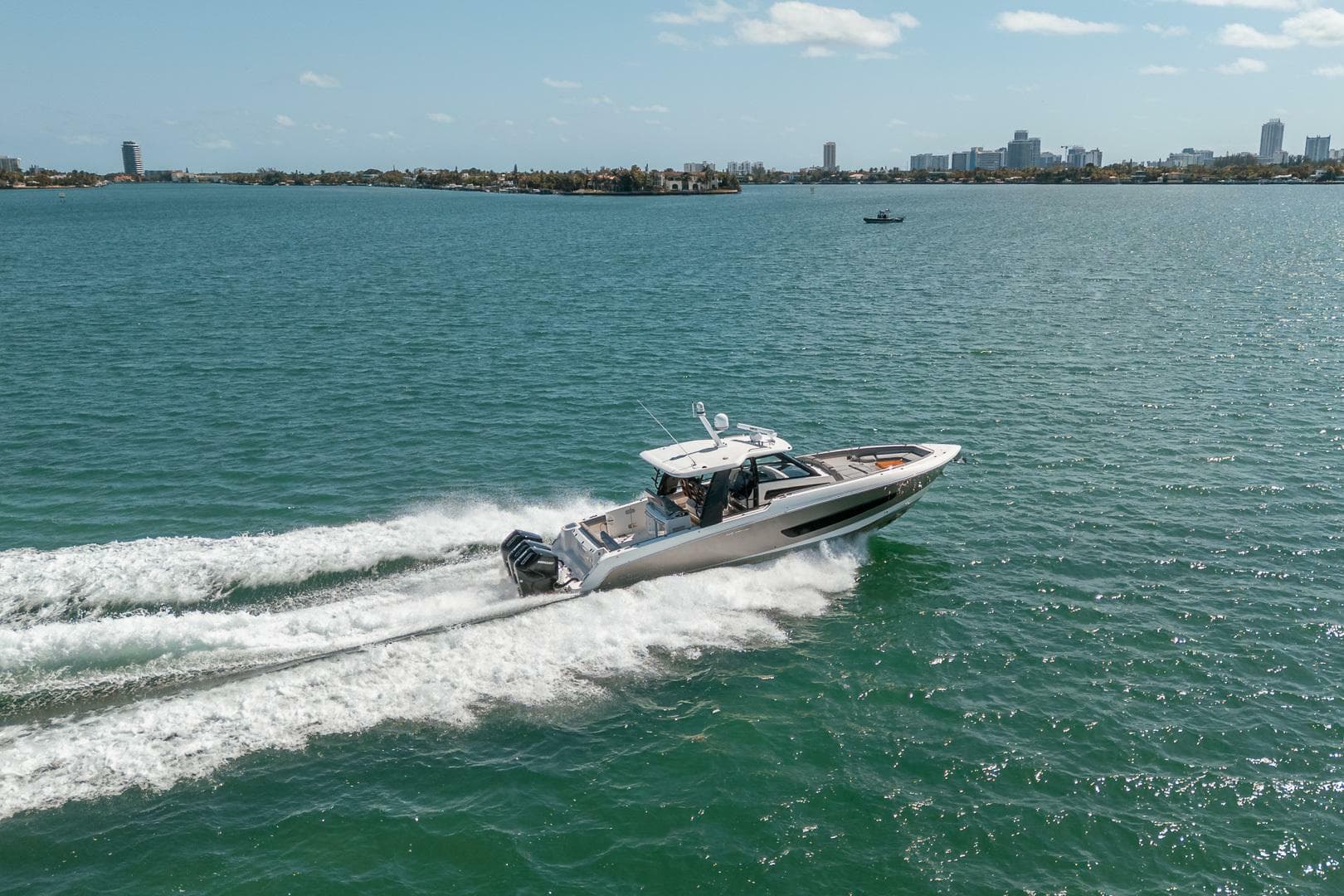 2023 Boston Whaler 420 Outrage — photo 35