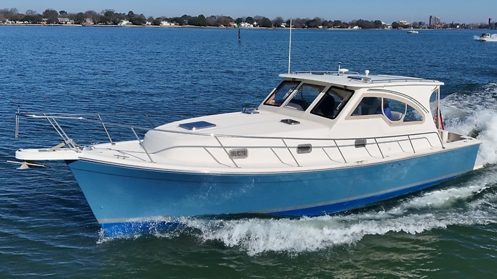 2004 Mainship Pilot 34 — photo 1