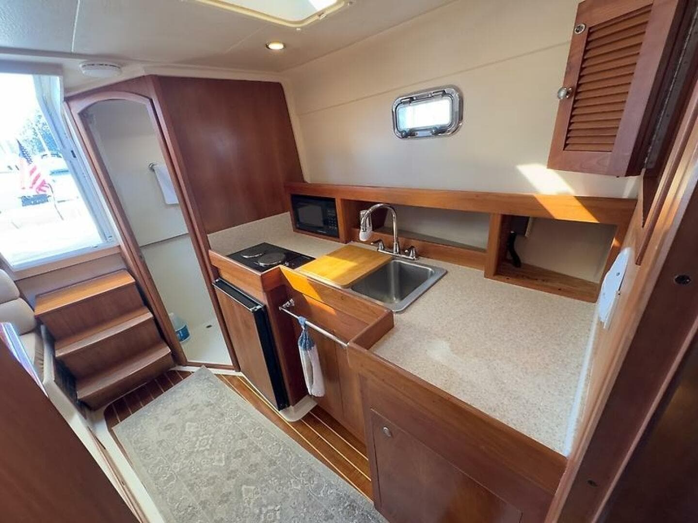 2004 Mainship Pilot 34 — photo 24