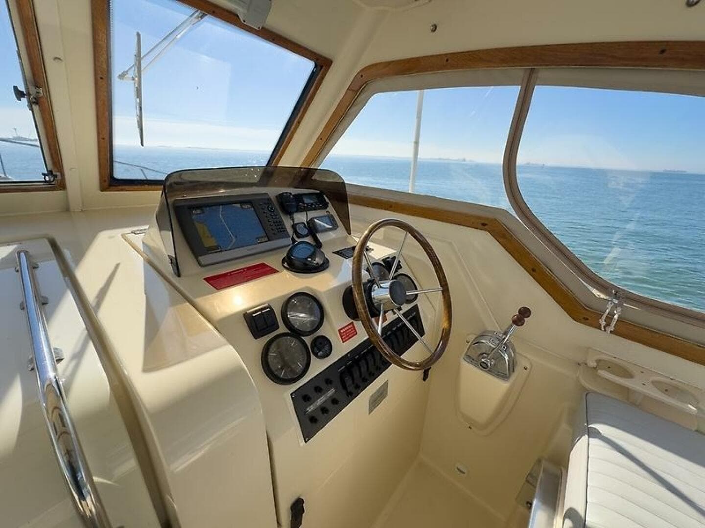 2004 Mainship Pilot 34 — photo 10