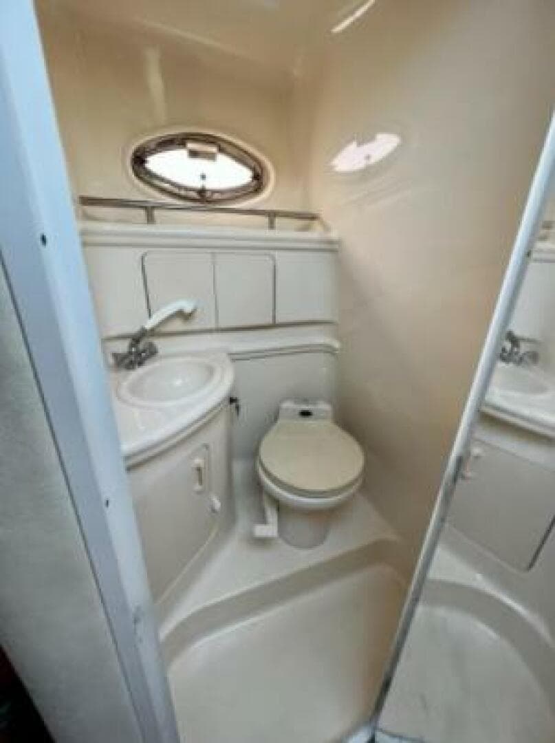 2001 Sea Ray 280 Sundancer — photo 11