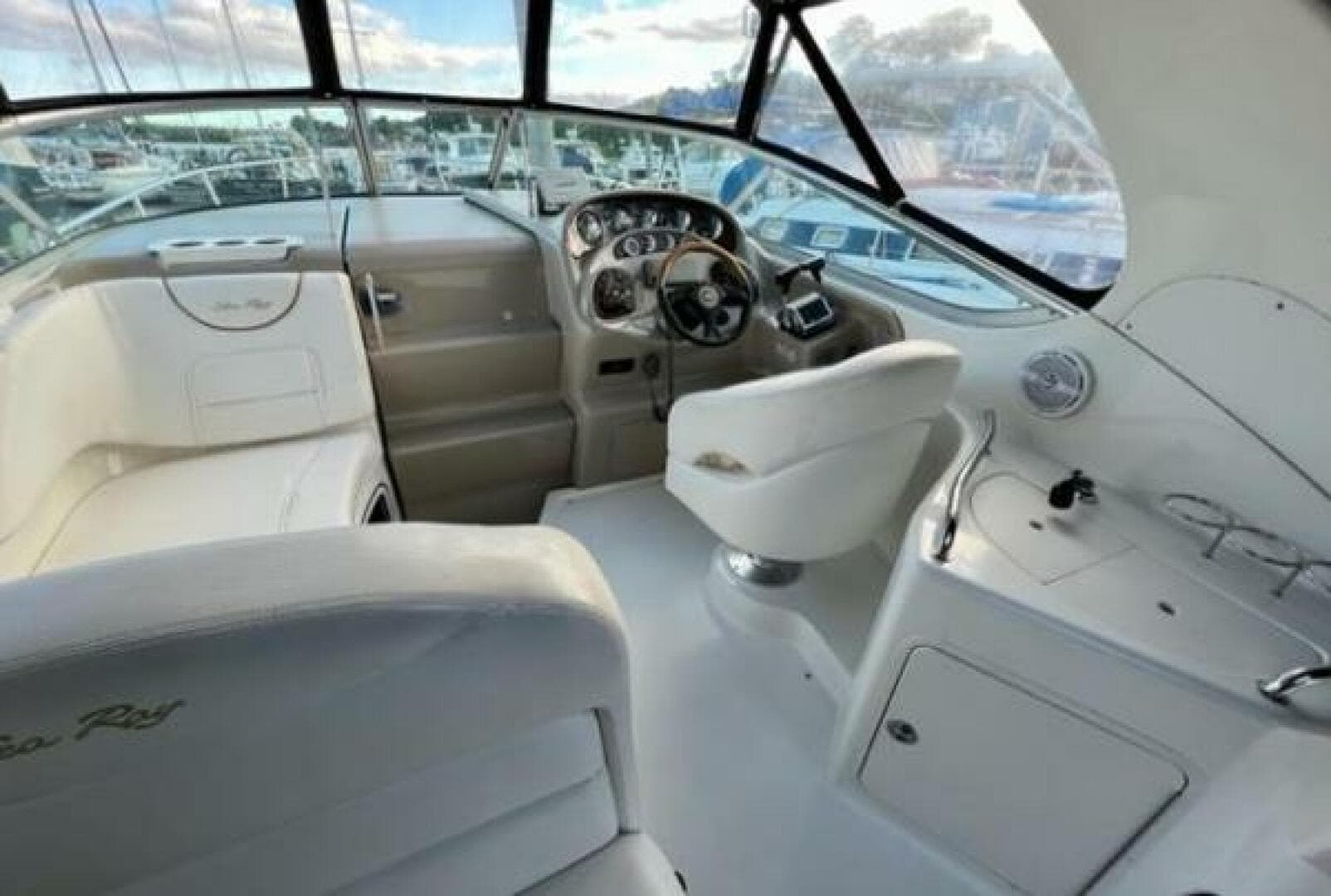 2001 Sea Ray 280 Sundancer — photo 5