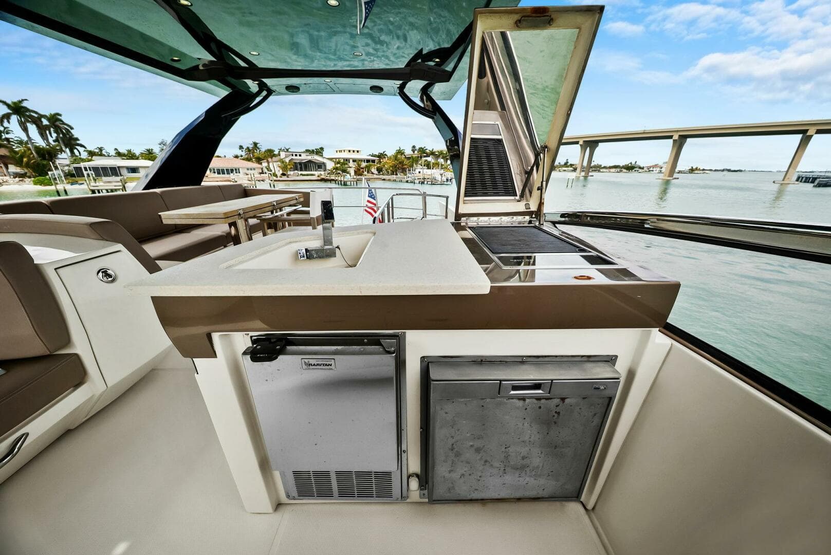 2014 Marquis 630 Sport Yacht — photo 34