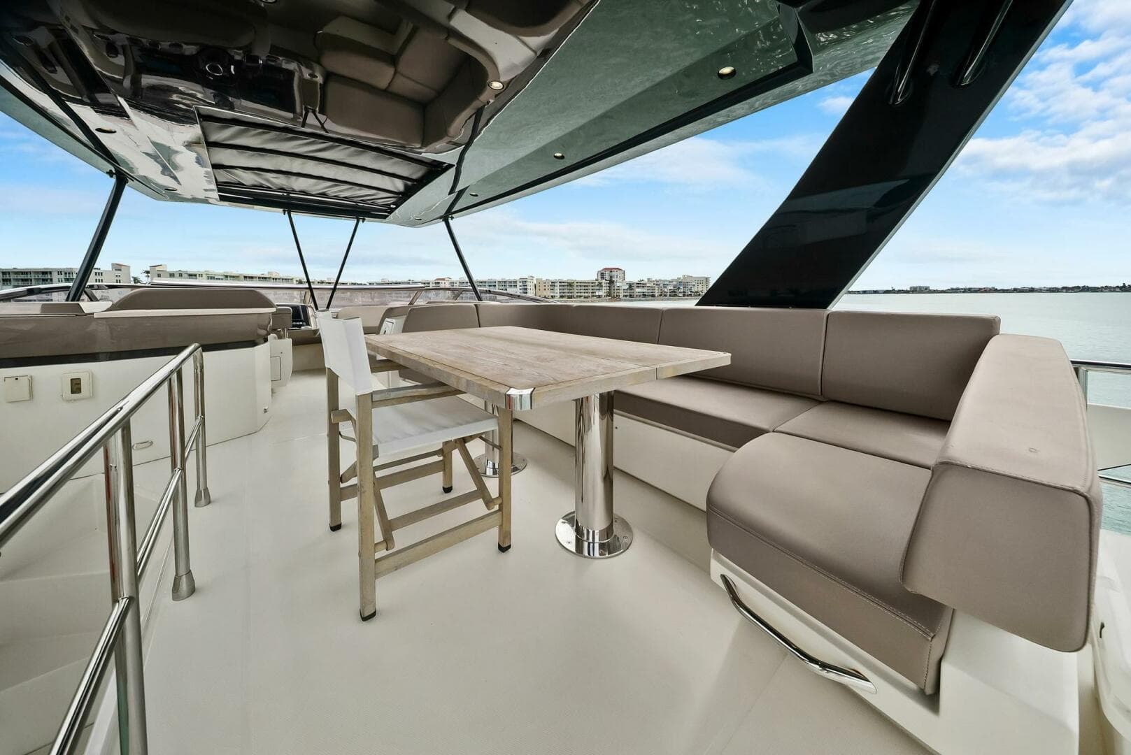 2014 Marquis 630 Sport Yacht — photo 37