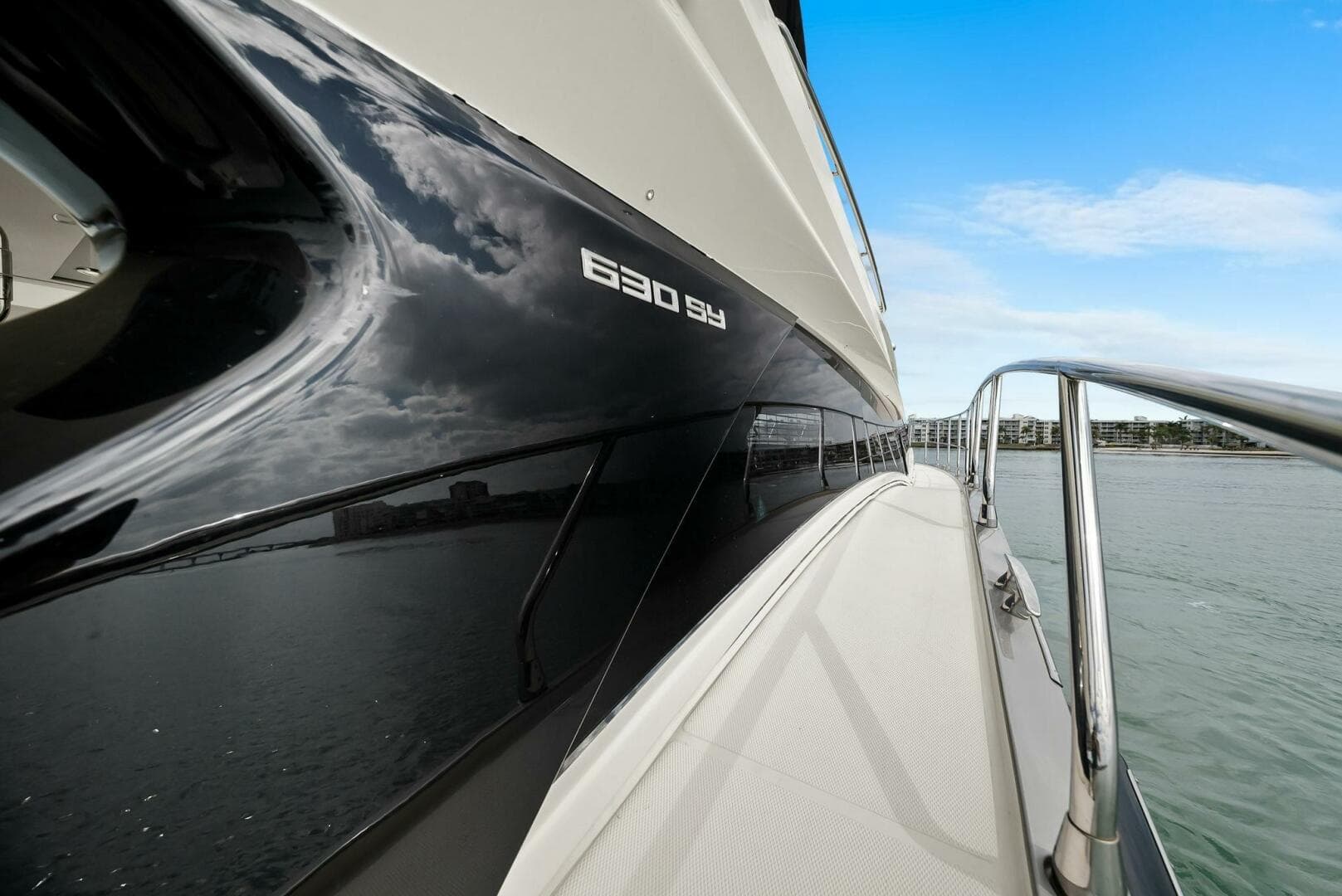 2014 Marquis 630 Sport Yacht — photo 24