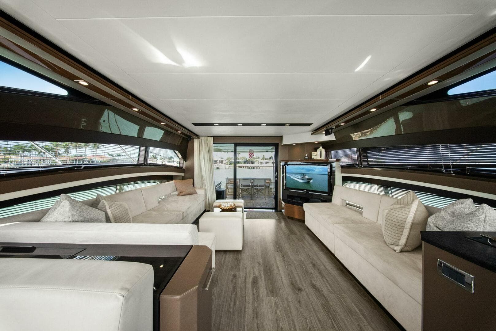 2014 Marquis 630 Sport Yacht — photo 17