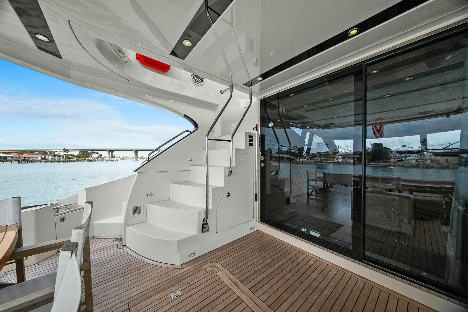 2014 Marquis 630 Sport Yacht — photo 23
