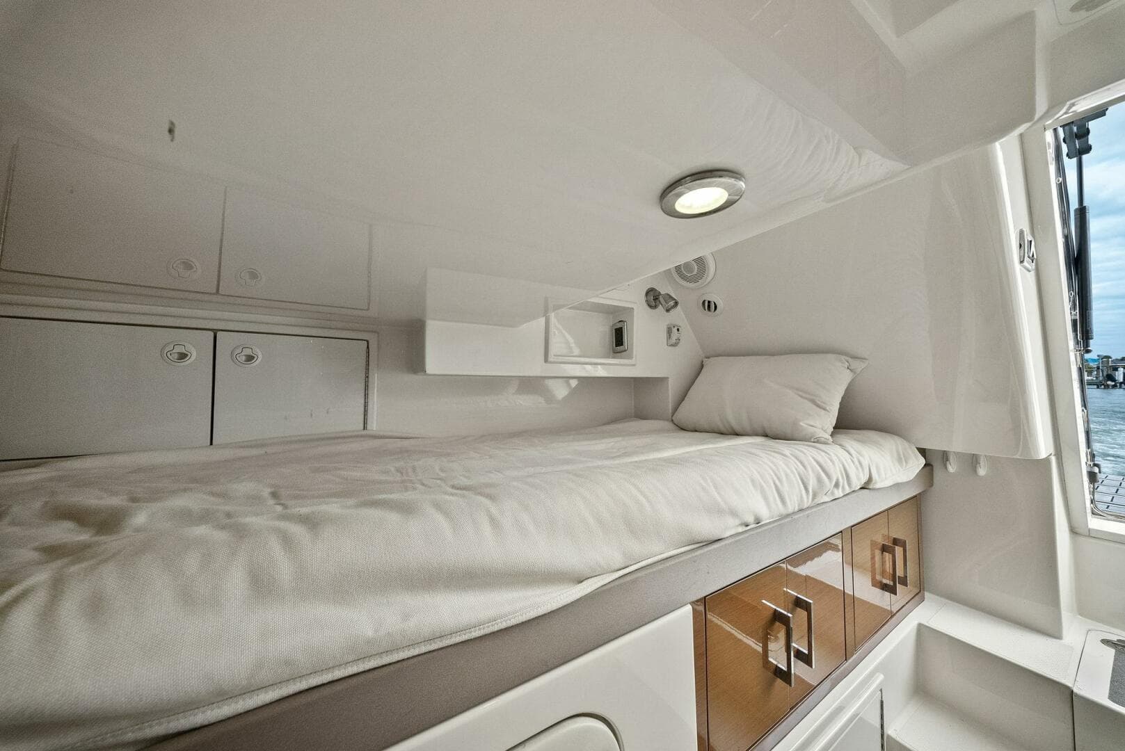 2014 Marquis 630 Sport Yacht — photo 63