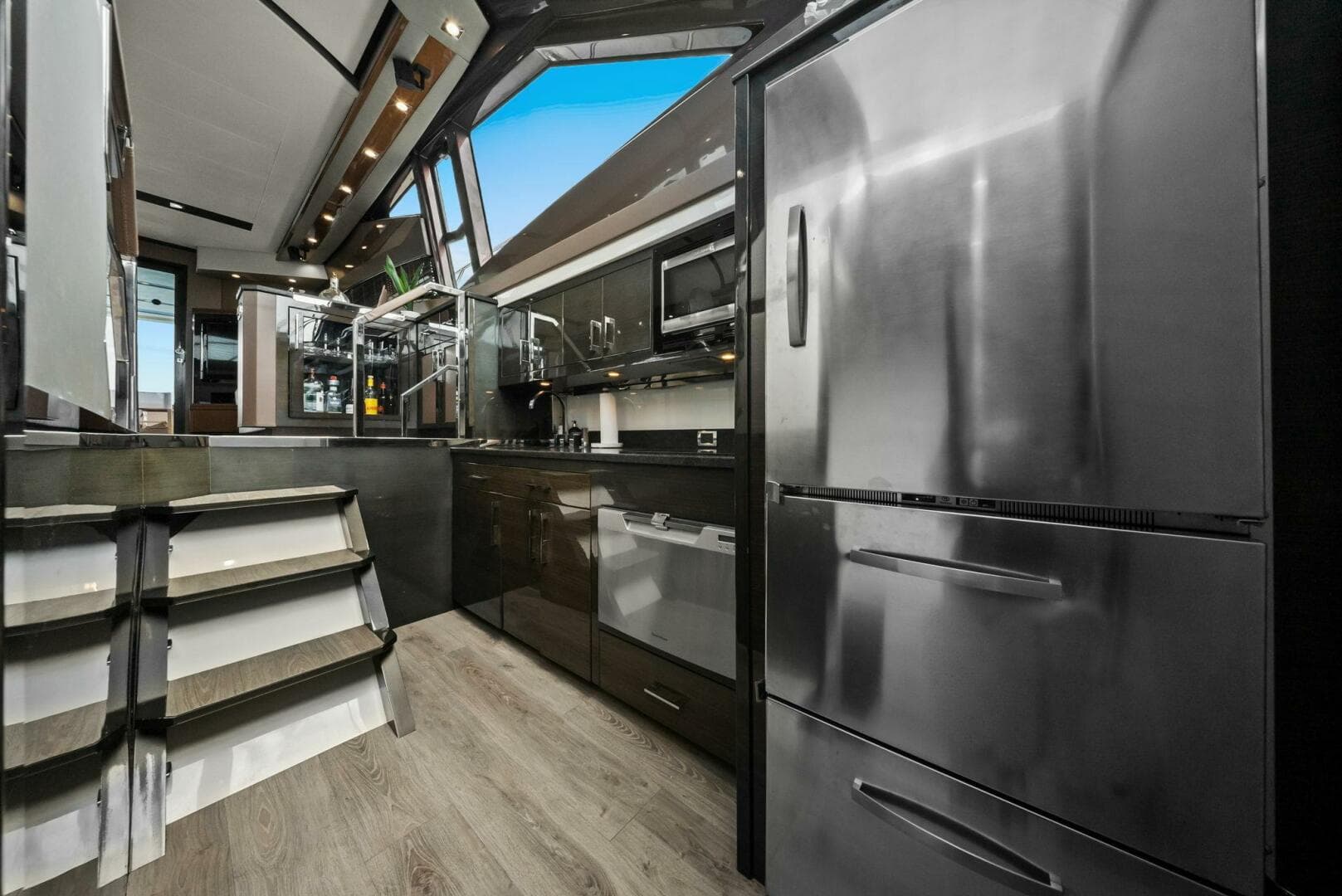 2014 Marquis 630 Sport Yacht — photo 38