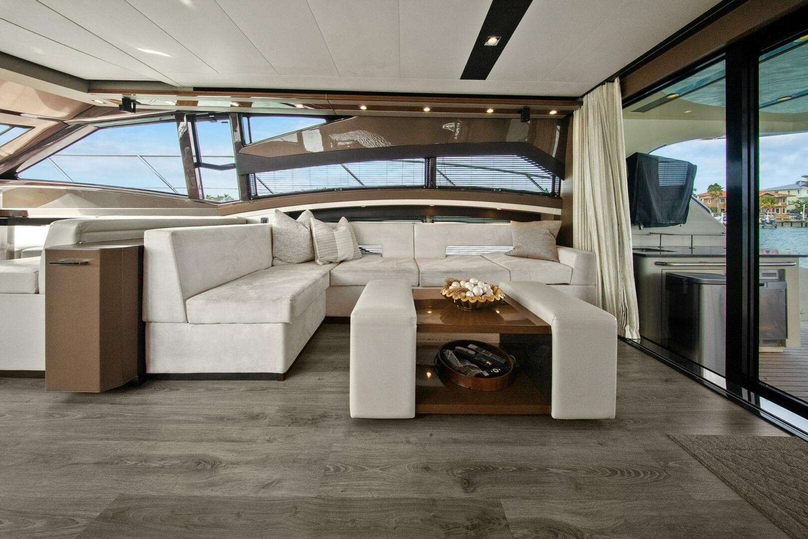2014 Marquis 630 Sport Yacht — photo 15