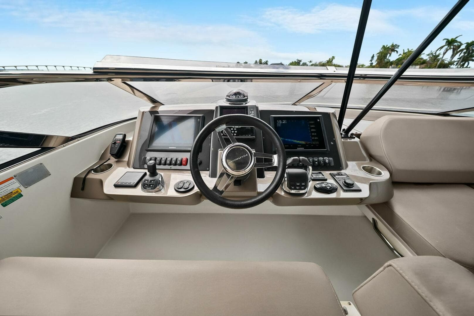 2014 Marquis 630 Sport Yacht — photo 30