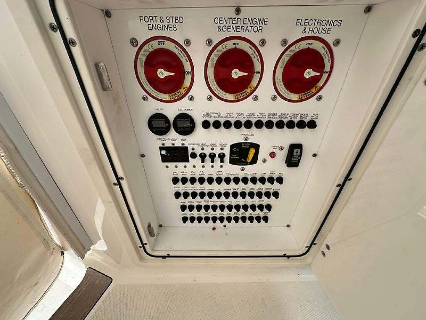 2019 Pursuit OS 355 Offshore — photo 11