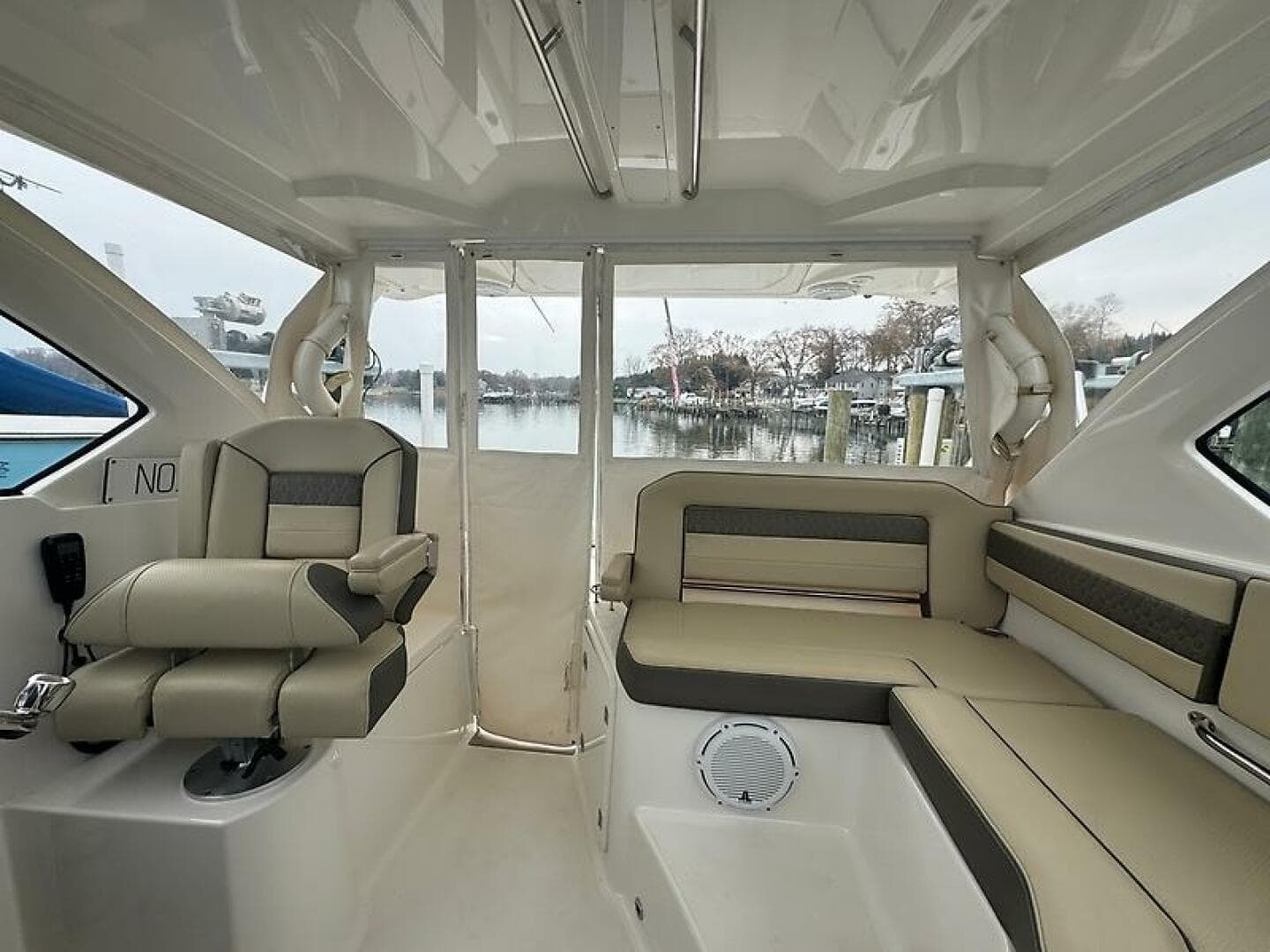 2019 Pursuit OS 355 Offshore — photo 14