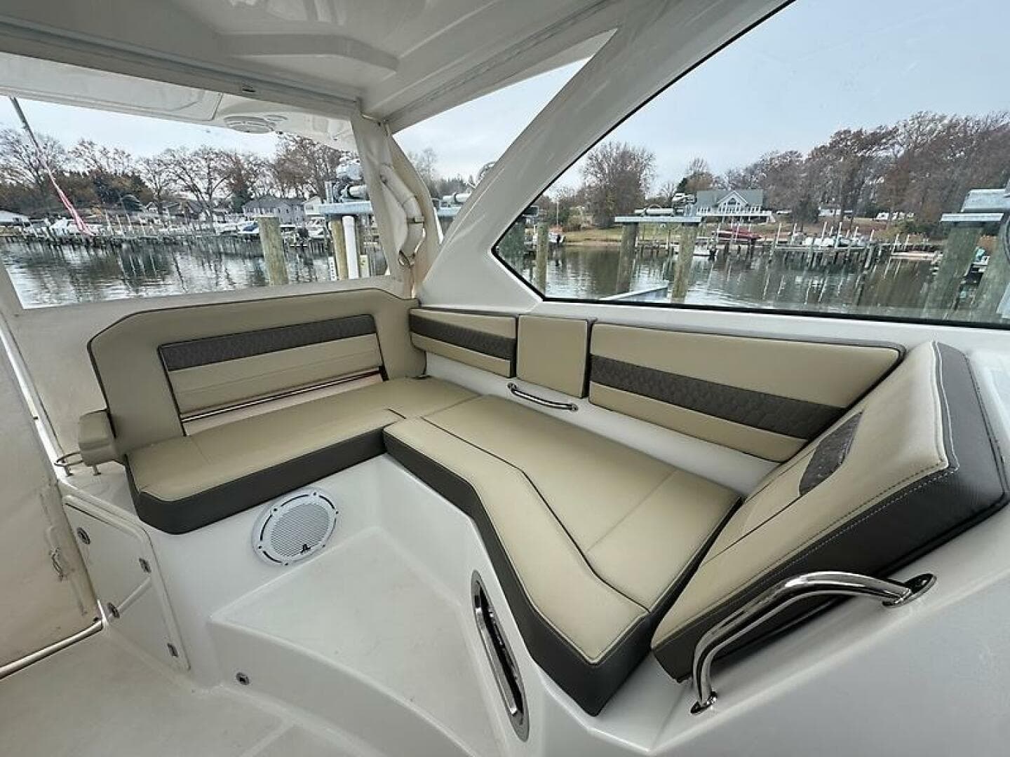 2019 Pursuit OS 355 Offshore — photo 12