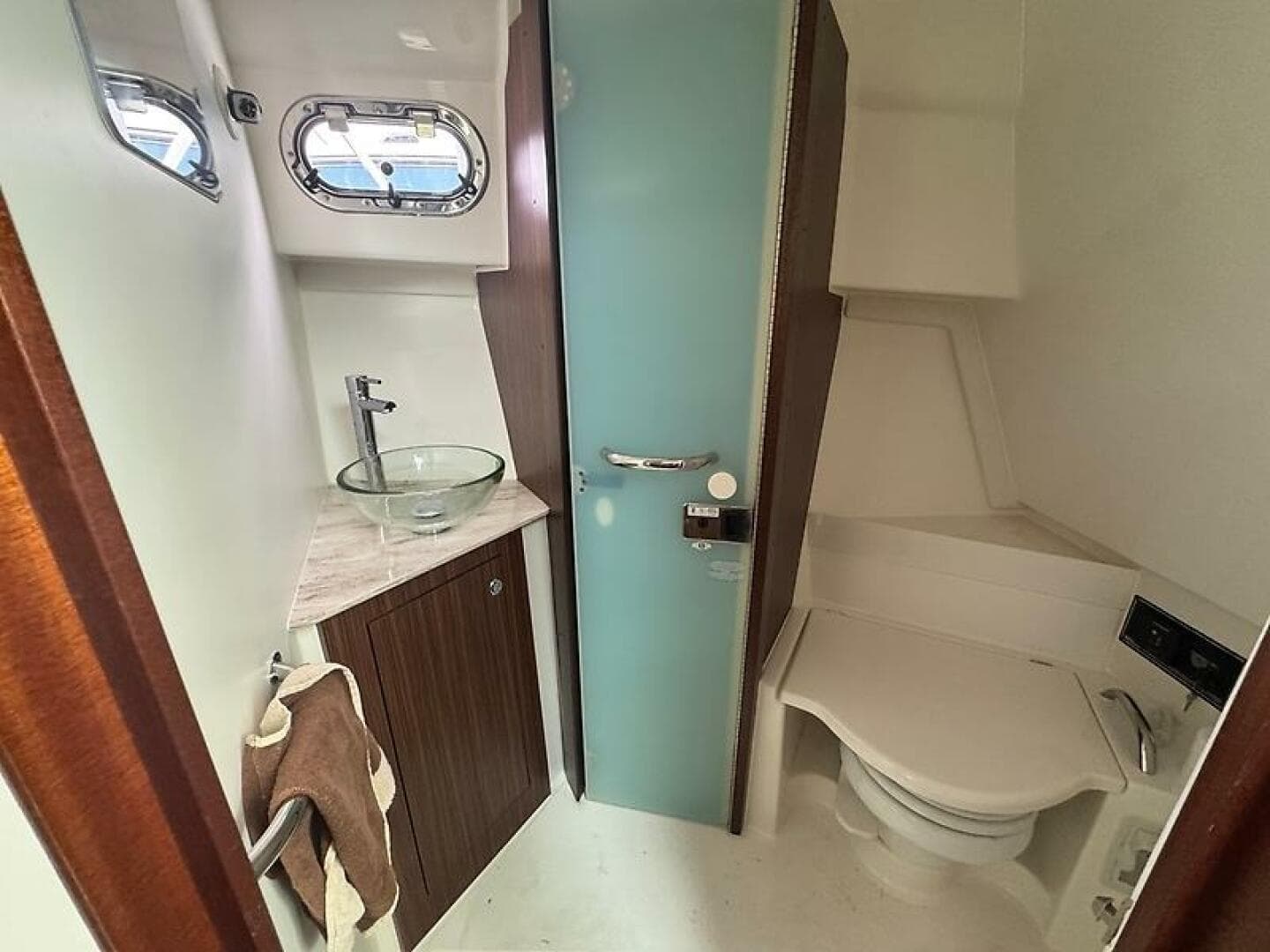 2019 Pursuit OS 355 Offshore — photo 17