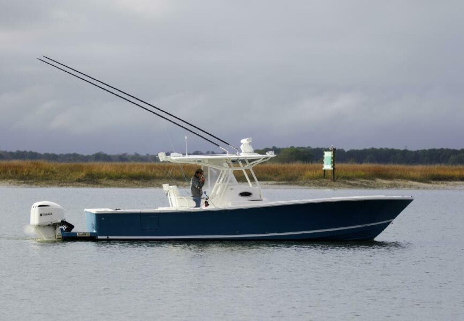 2018 Regulator 34 SS — photo 3